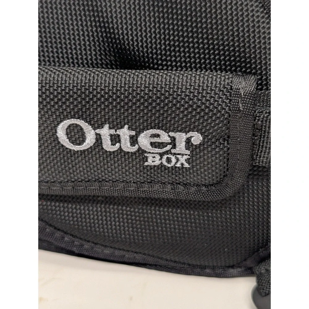 OtterBox Utility Series Latch II Case with Accessory Bag NWT